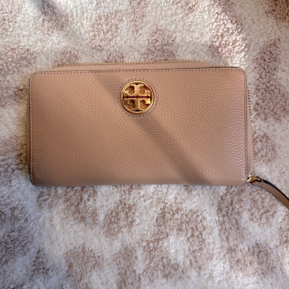 Tory Burch wallet